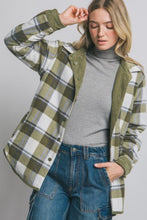 Load image into Gallery viewer, Corduroy Reversible Button Down Jacket
