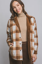 Load image into Gallery viewer, Corduroy Reversible Button Down Jacket
