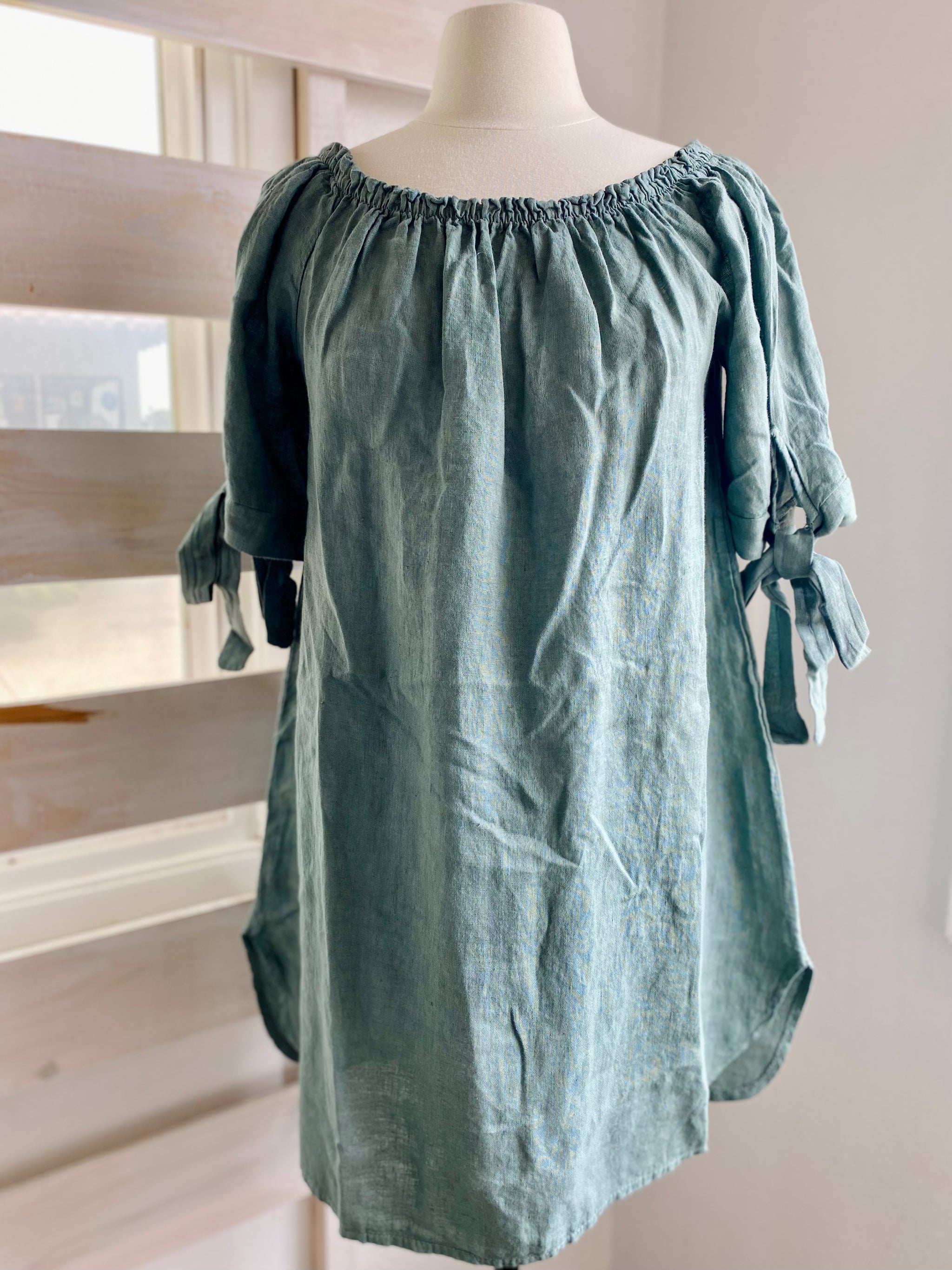 Linen Scoop Neck Dress – Barefoot Boutique